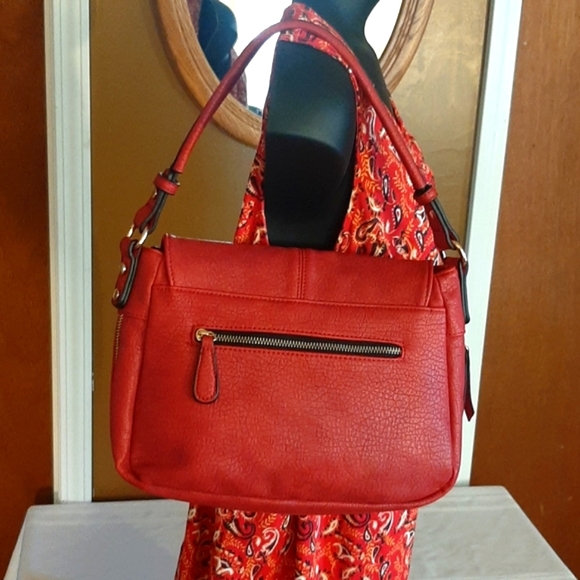 Urban Expressions. Smoke free home - Picture 2 of 7